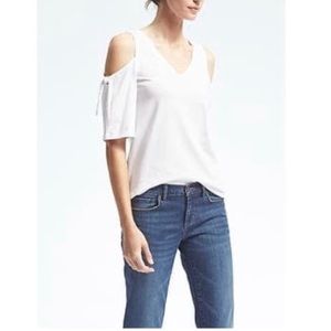 EUC Banana Republic white cold shoulder tie top